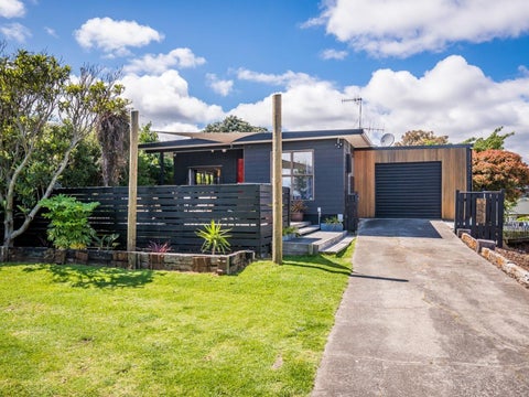 82 Gray Avenue, Paraparaumu Beach, Paraparaumu
