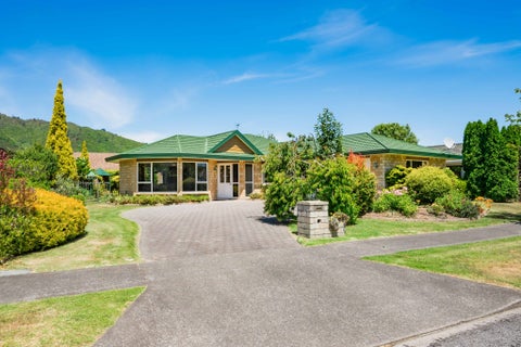 25 Awanui Drive, Waikanae, Waikanae