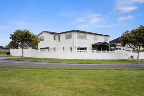 4 Portofino Point, Karaka, Papakura