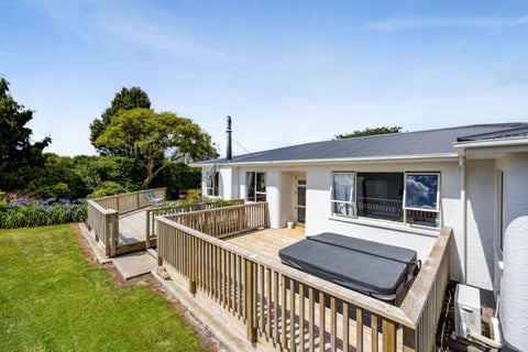 131 Warwick Road, Stratford