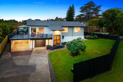 4 Halcombe Place, Green Bay, Auckland