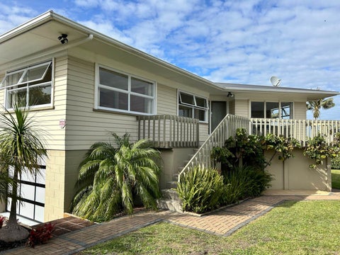 6 James Evans Drive, Northcote, Auckland