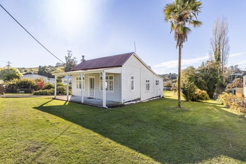 16 Feltham Street, Hunterville, Hunterville