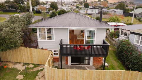 2 Lowtherhurst Road, Massey, Auckland