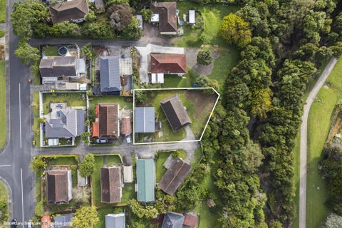 18 Chislehurst Street, Henderson, Auckland