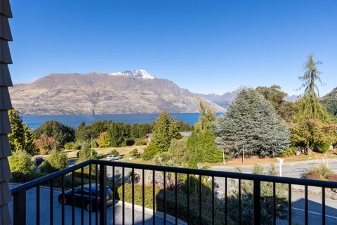 10/8 McKerrow Place, Sunshine Bay, Queenstown