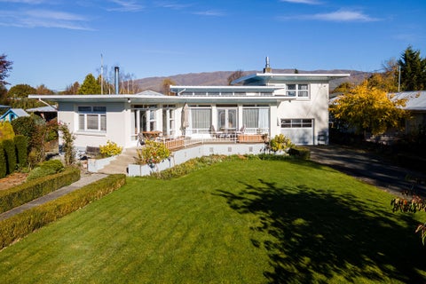 35 Mount Cook Road, Fairlie