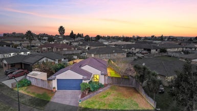 6 Loughinisland Place, Weymouth, Auckland