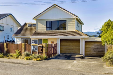 12 Moana Street, Otaki Beach, Otaki