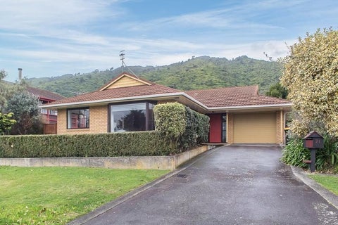 21 Huia Street, Waikanae