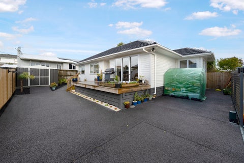 14D Kirrie Avenue, Te Atatu South, Auckland