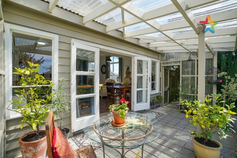 6 Delhi Street, Riverton