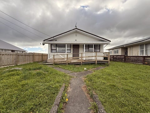 10 Somerset Place, Cannons Creek, Porirua