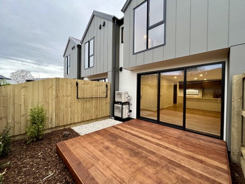 2/11 Trist Place, Edgeware, Christchurch