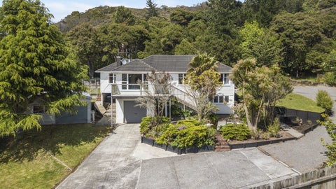 131 Wellington Road, Wainuiomata, Lower Hutt