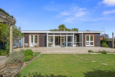 7 Poneke Drive, Waikanae, Waikanae
