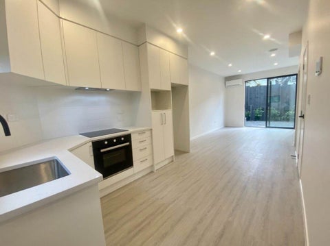 8/52 Rua Road, Glen Eden, Auckland
