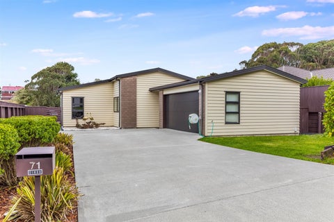 71 Staithes Drive North, Whitby, Porirua