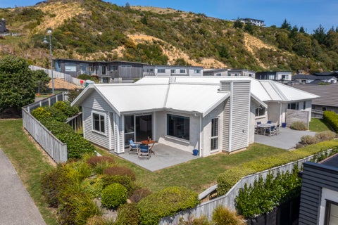 2 Pacific View, Whitby, Porirua