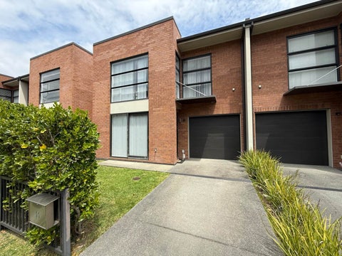 33 Scoria Crescent, Stonefields, Auckland