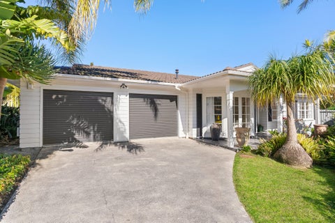 6 Adonis Place, Half Moon Bay, Auckland