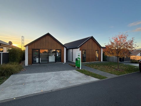 3 Yorkshire Close, Whitby, Porirua
