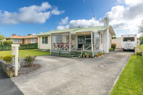 2 MacMurdo Avenue, Glenview, Hamilton