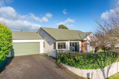 1 Sunnyhills Avenue, Glenview, Hamilton