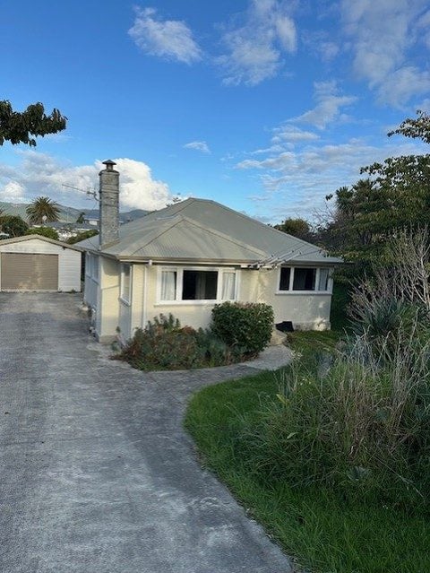 77 Bluegum Road, Paraparaumu Beach, Paraparaumu