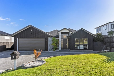7 Hapukupuku Avenue, Beachlands, Auckland