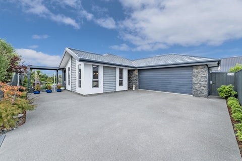 100 Sunline Avenue, Lincoln, Lincoln