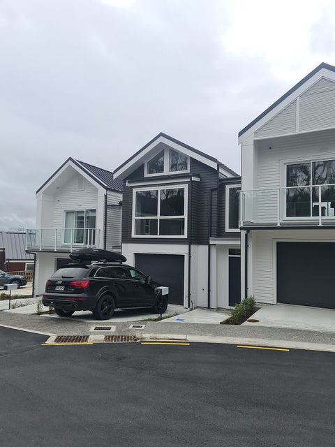2 Tai Lane, Whitby, Porirua