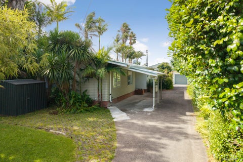 22 Doment Crescent, Orewa, Orewa
