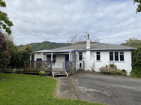 22 Main Road, Waikanae