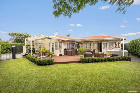 14 Suncrest Drive, West Harbour, Auckland