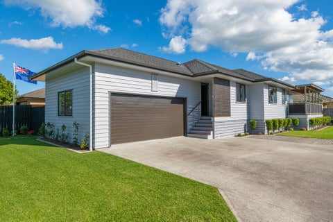7 Raabia Close, Parakai, Helensville