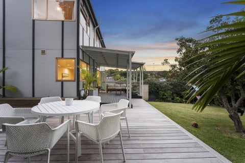 2/16 Sandiacre Way, Browns Bay, Auckland