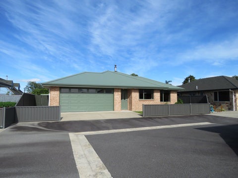 100 Queen Street, Westport, Westport