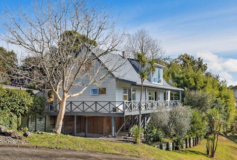 22 Oaktree Avenue, Browns Bay, Auckland