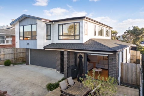 8A Jeff Place, Howick, Auckland