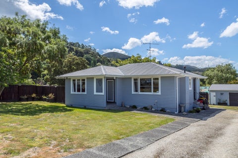 1 Harrison Street West, Featherston