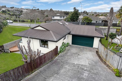 1/27 Lochend Place, Highland Park, Auckland