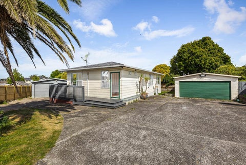 8 Frostbite Place, Ranui, Auckland