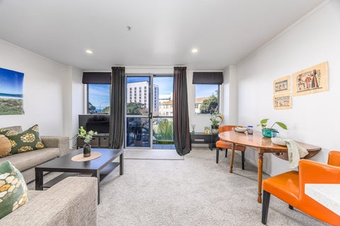 1J/127 Grafton Road, Grafton, Auckland City, Auckland