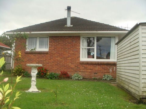 2/10 Ocean View Road, Northcote, Auckland