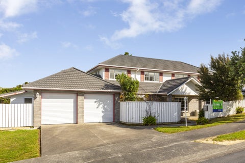 44 Joseph Banks Drive, Whitby, Porirua