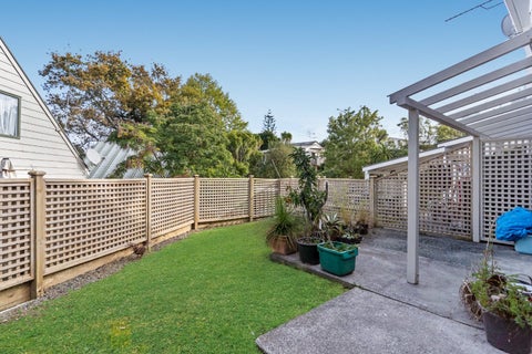 41 Vina Place, Massey, Auckland