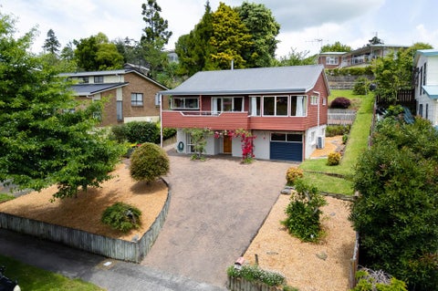 24 Garthwood Road, Hillcrest, Hamilton