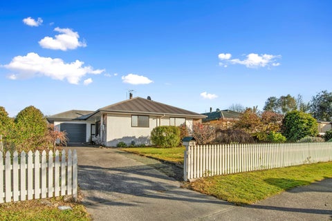 17D Martin Avenue, Wakefield