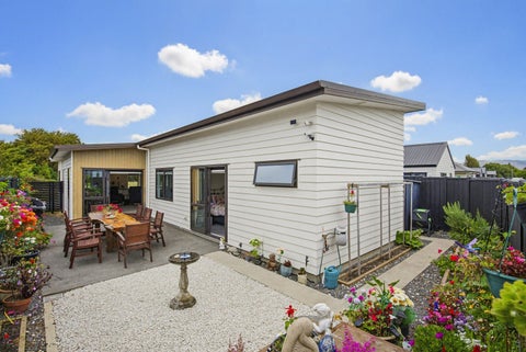 12 Enereta Road, Otaki